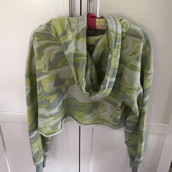 Wild Fable Womens Pullover Long Sleeve Cropped Hoodie Raw Hem Medium Green - Picture 3 of 7